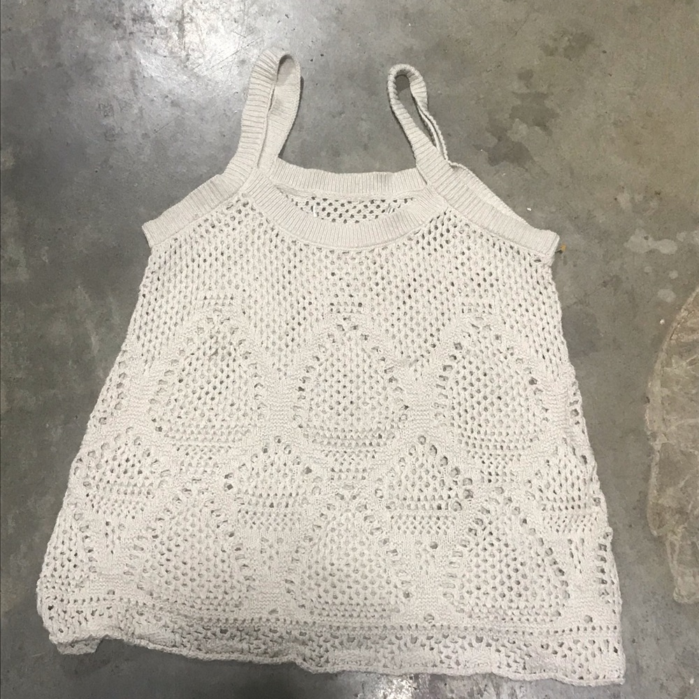 white knitted tank top
